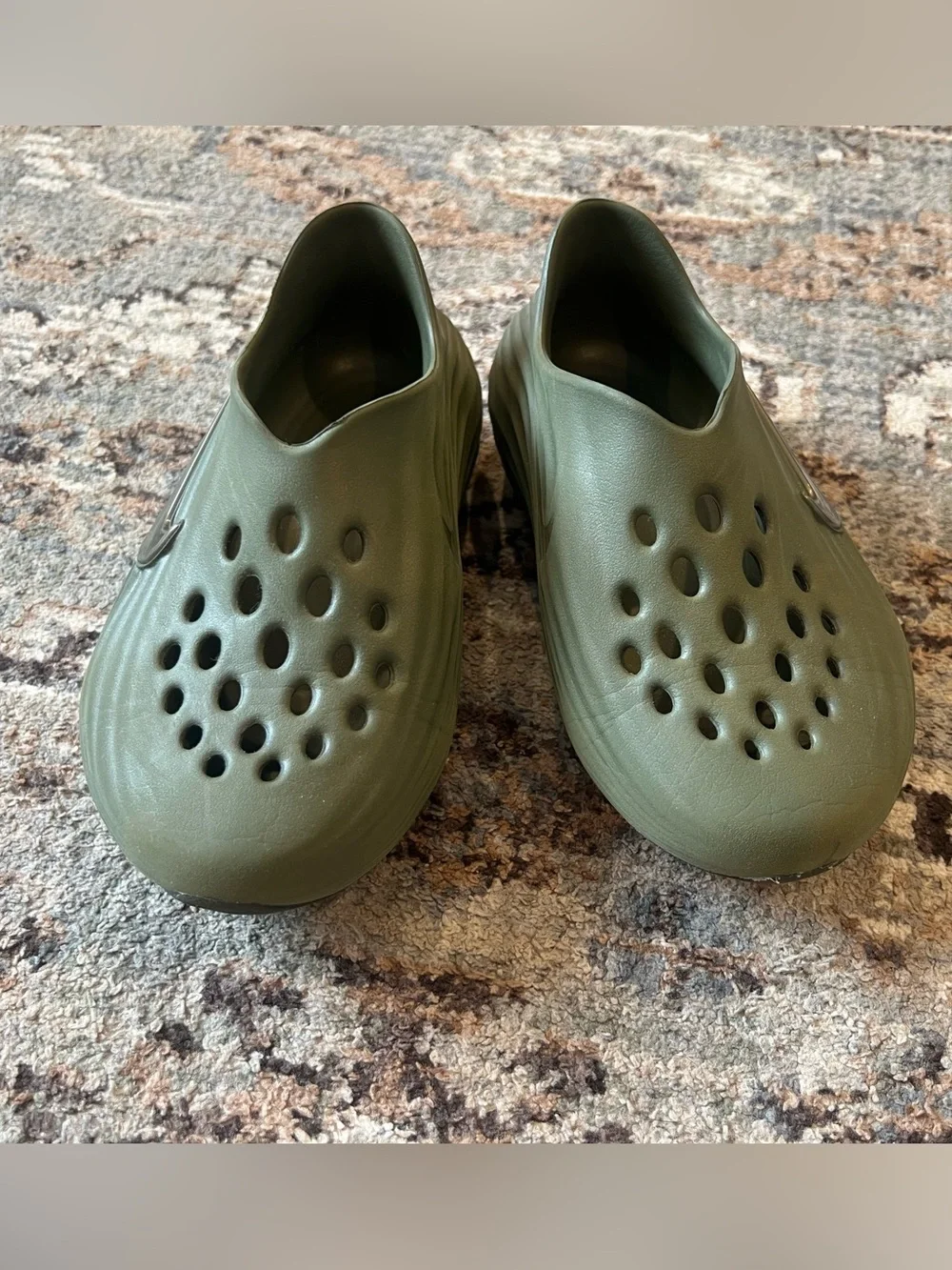Nike Kids Olive Green Foam Slip-On Clog with Black Swoosh